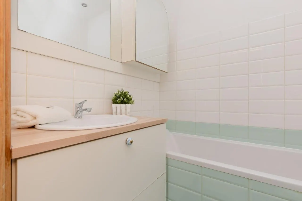 Warsaw City Centre Apartment Sniadeckich Near Metro Station By Noclegi Renters Polen