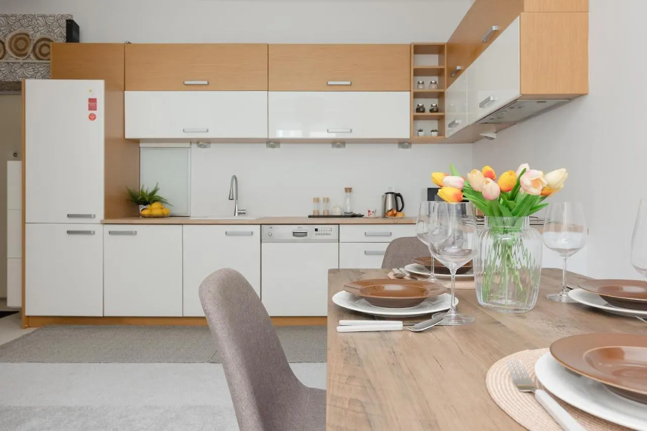 Warsaw City Centre Apartment Sniadeckich Near Metro Station By Noclegi Renters